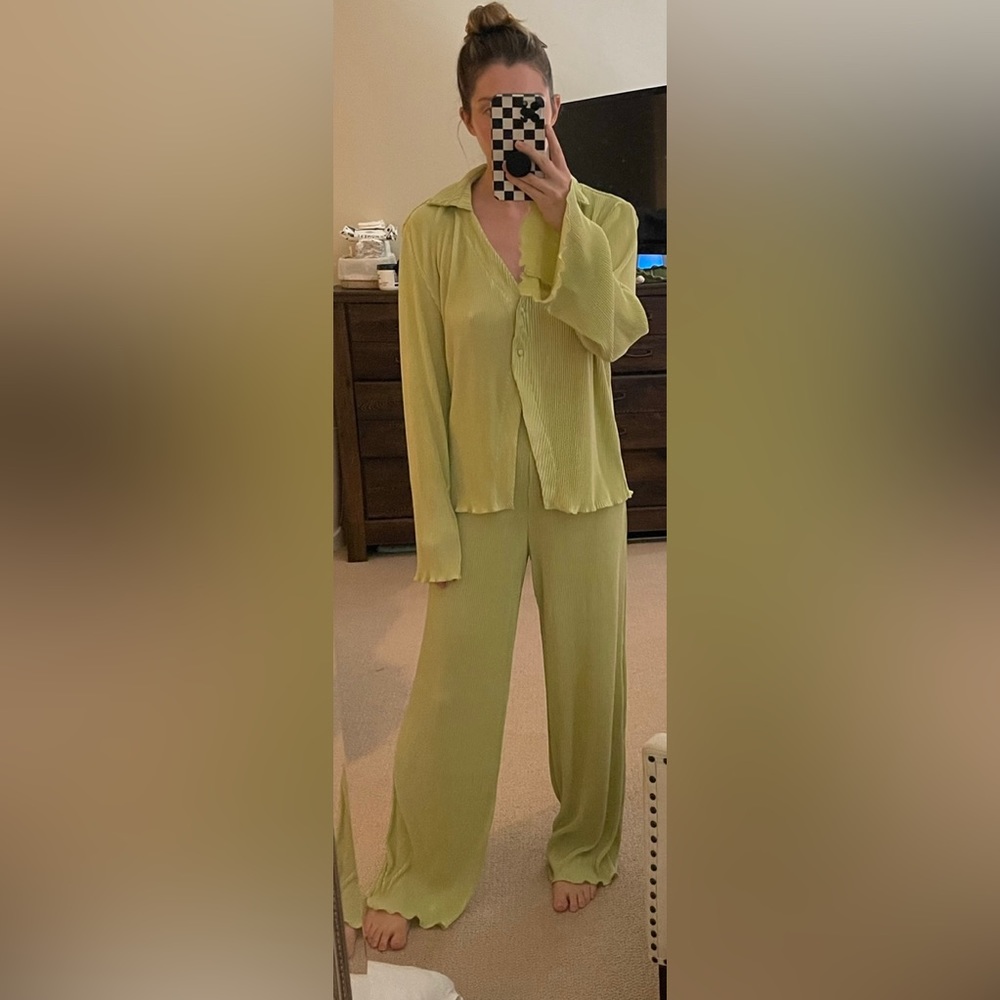 Green matching set